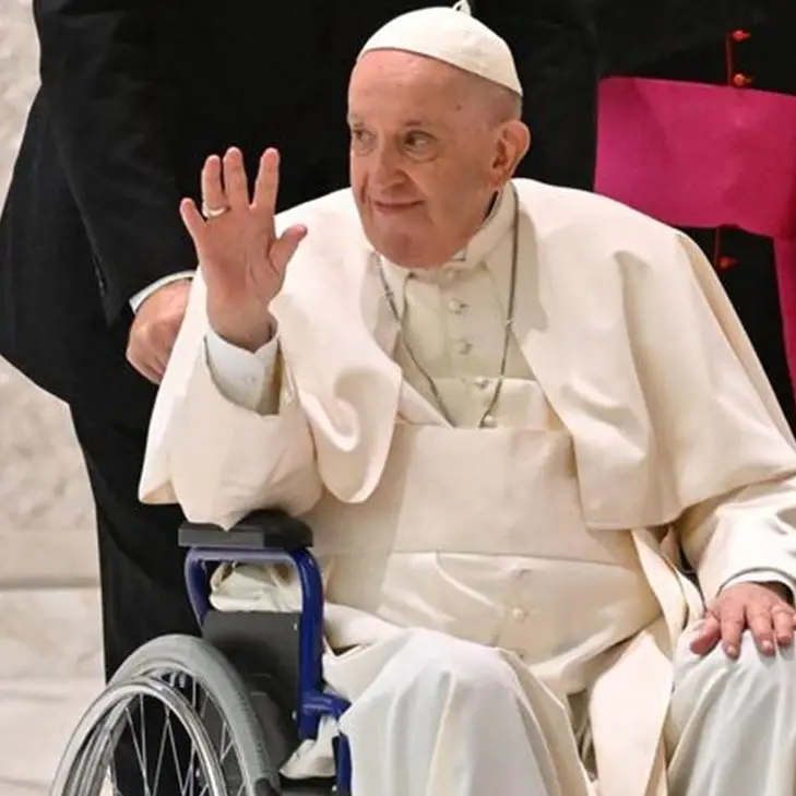 Papa Francesco operato al Gemelli di Roma, il chirurgo: «Sta bene. Mi ha già fatto la prima battuta»