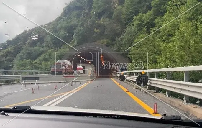 Questa non è una strada (alternativa) per pullman: le incognite della chiusura della Jonio-Tirreno