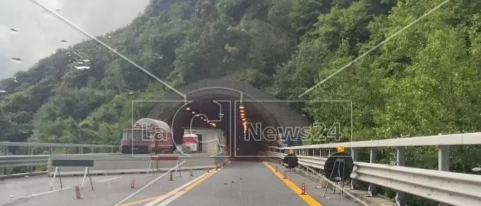 Questa non è una strada (alternativa) per pullman: le incognite della chiusura della Jonio-Tirreno