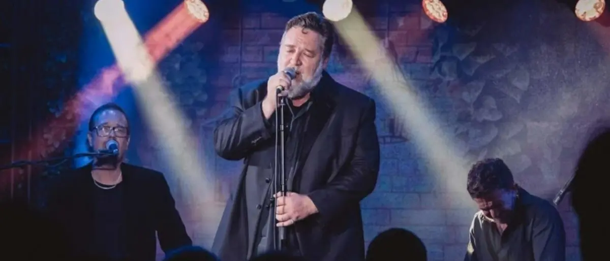 Cresce l’attesa per l’arrivo dell’attore Russell Crowe in Calabria: «Felice di aprire il mio tour da Catanzaro»