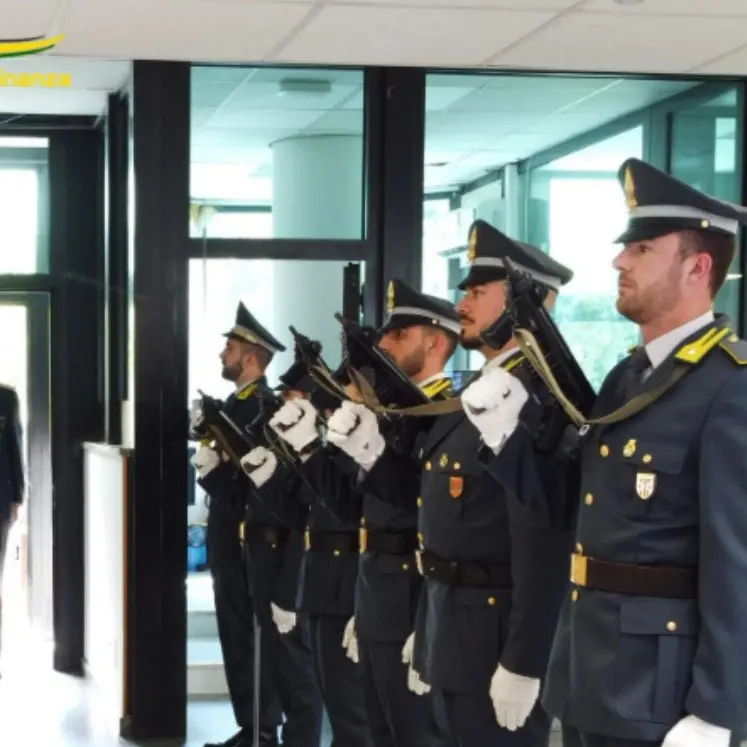 Vibo, il comandante regionale della Guardia di finanza in visita al Comando provinciale e Reparto aeronavale