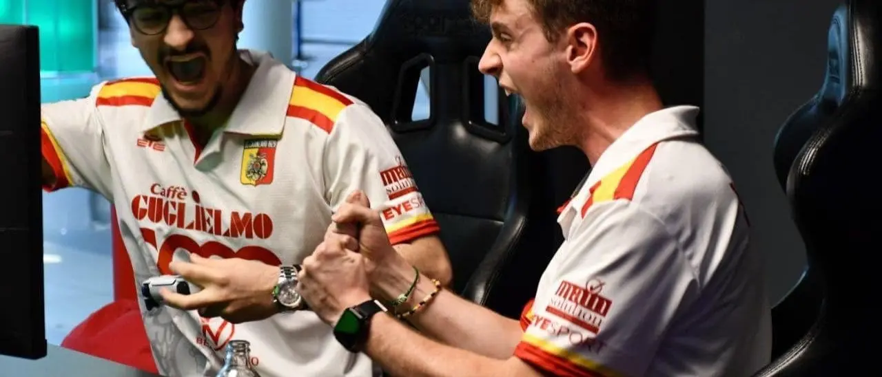 Il Catanzaro tionfa anche ai videogiochi: con la vittoria sulla Reggiana si aggiudica il campionato eSerieC 2023