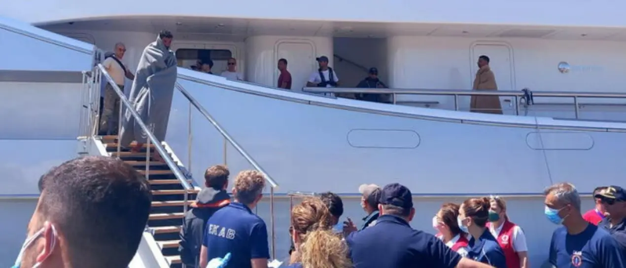 Naufragio in Grecia, si temono 600 morti: «C’erano 100 bambini nascosti nella stiva»