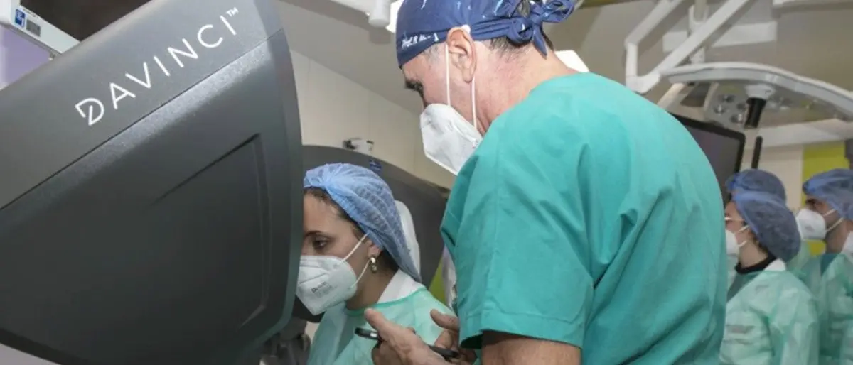 Cosenza, le tre pazienti operate dallo stesso robot: «Ma l’apporto umano è sempre determinante»
