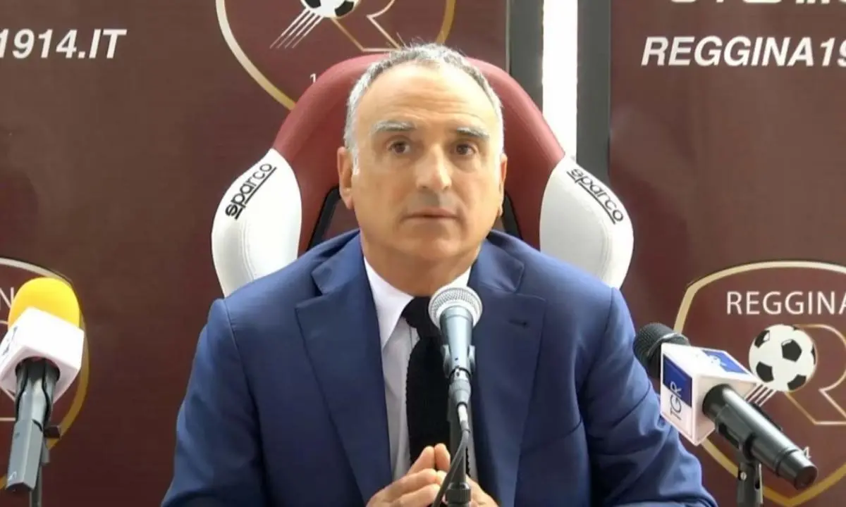 Reggina, il futuro in 72 ore: fra cessione e iscrizione si viaggia su un binario unico