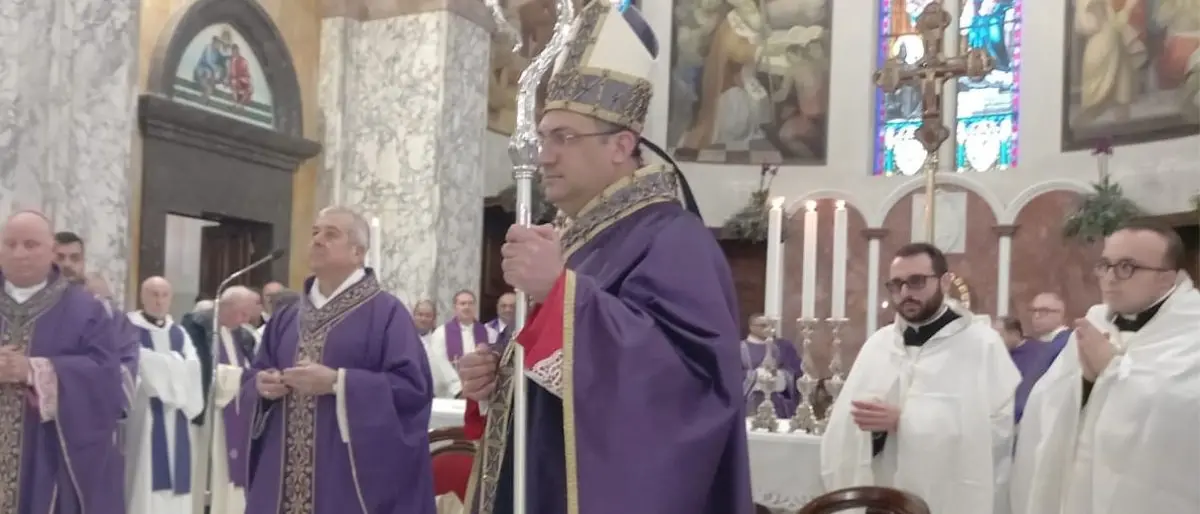 Bomba a Cetraro, il monito di monsignor Rega: «Atti gravi da condannare, restiamo uniti»