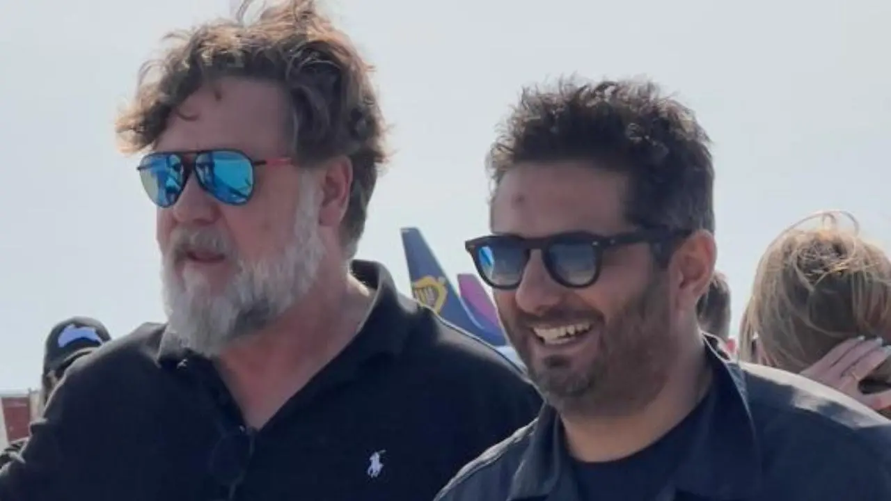 Russell Crowe sbarca in Calabria: l’attore di Hollywood è atterrato a Lamezia Terme