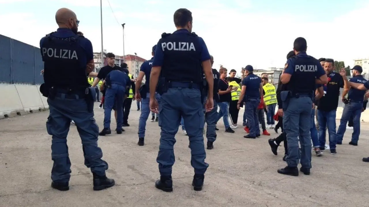 Tifoso del Cutro minaccia e aggredisce l‘allenatore della squadra avversaria: Daspo per un 40enne