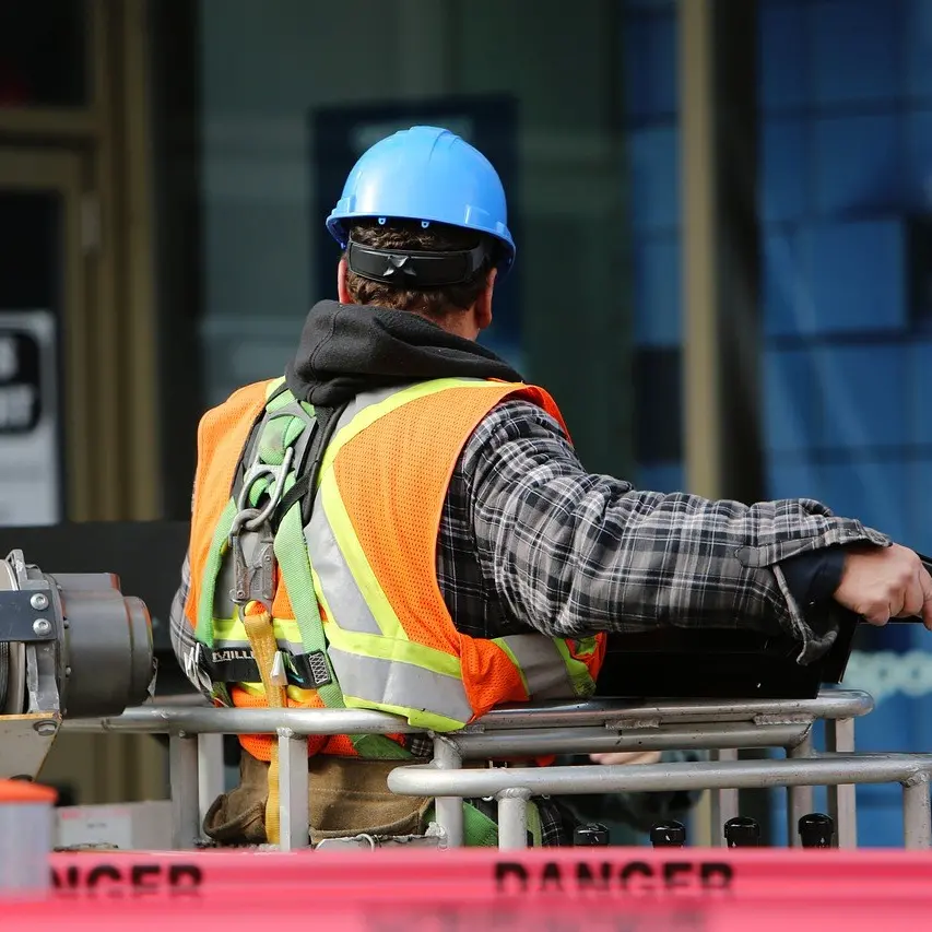 A Petrizzi i carabinieri sospendono l’attività di un cantiere edile per mancanza di sicurezza