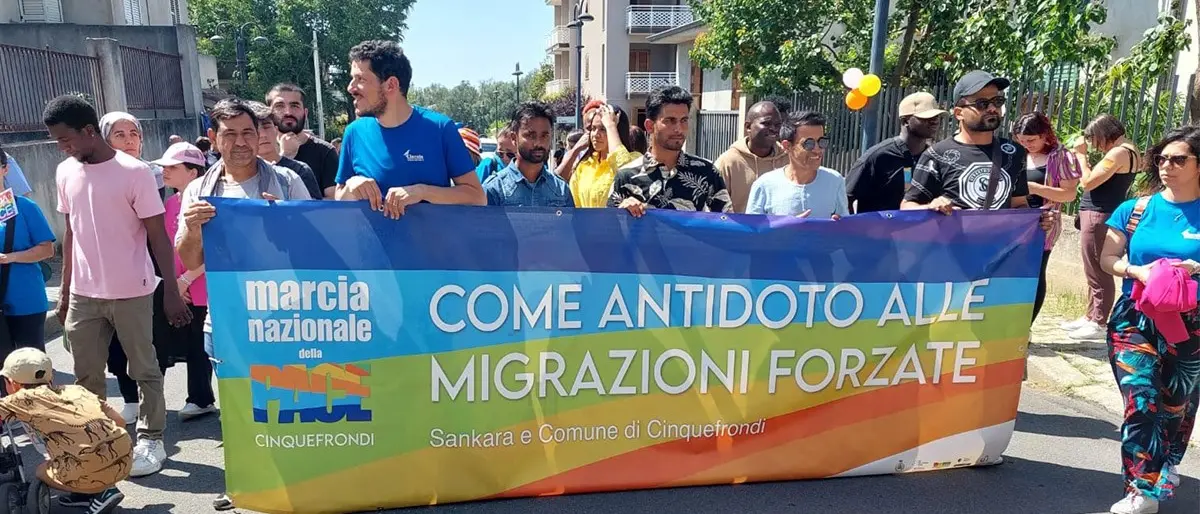 Da Cinquefrondi tutti in marcia per la pace: in duemila sfilano per le vie del centro