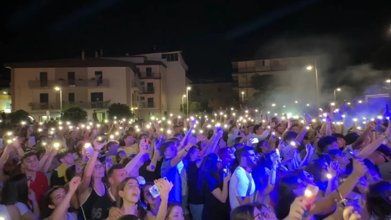 Notte prima degli esami, i maturandi di Corigliano Rossano tra emozioni e consapevolezza in una serata indimenticabile