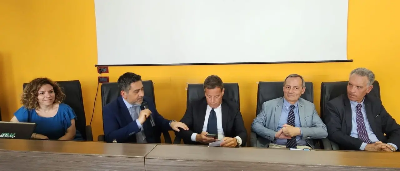 Viaggiare in città con meno di 7 euro al mese, Reggio Calabria lancia il Pon Metro