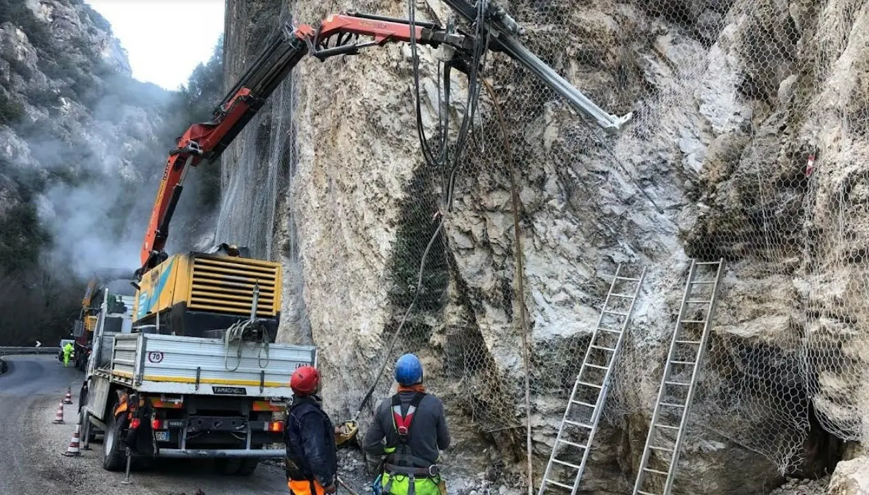 Messa in sicurezza di scarpate e versanti rocciosi, il bando Anas destina 10 milioni di euro per la Calabria