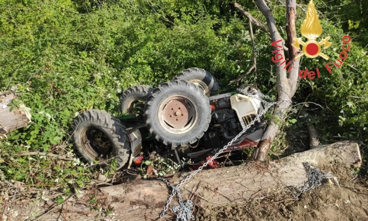 Ennesimo drammatico incidente con un trattore in Calabria, ad Acri muore un 51enne