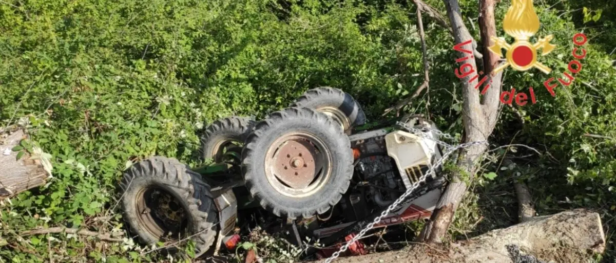 Ennesimo drammatico incidente con un trattore in Calabria, ad Acri muore un 51enne