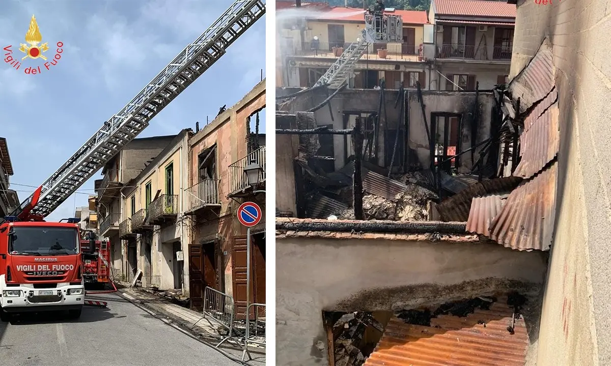 Divampano le fiamme a Sinopoli in tre edifici. Vigili sul posto da ieri notte per spegnere l’incendio