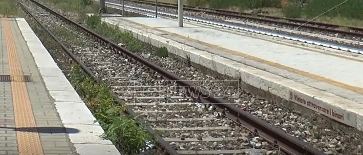 Venticinquenne calabrese investito e ucciso da un treno a Mestre, ferito l’amico