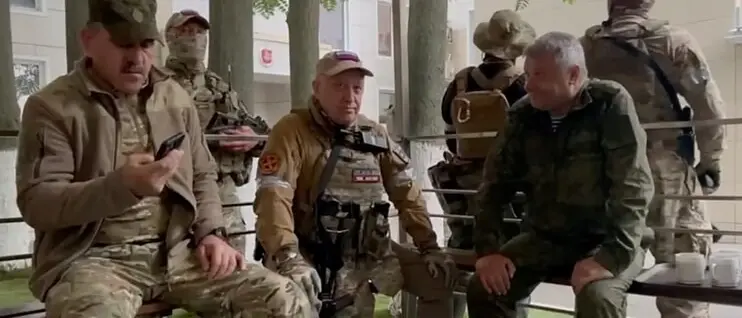 Trame di potere dividono lo zar e il cuoco: dopo la marcia Prigozhin sparito, i combattenti della Wagner «non saranno perseguitati»