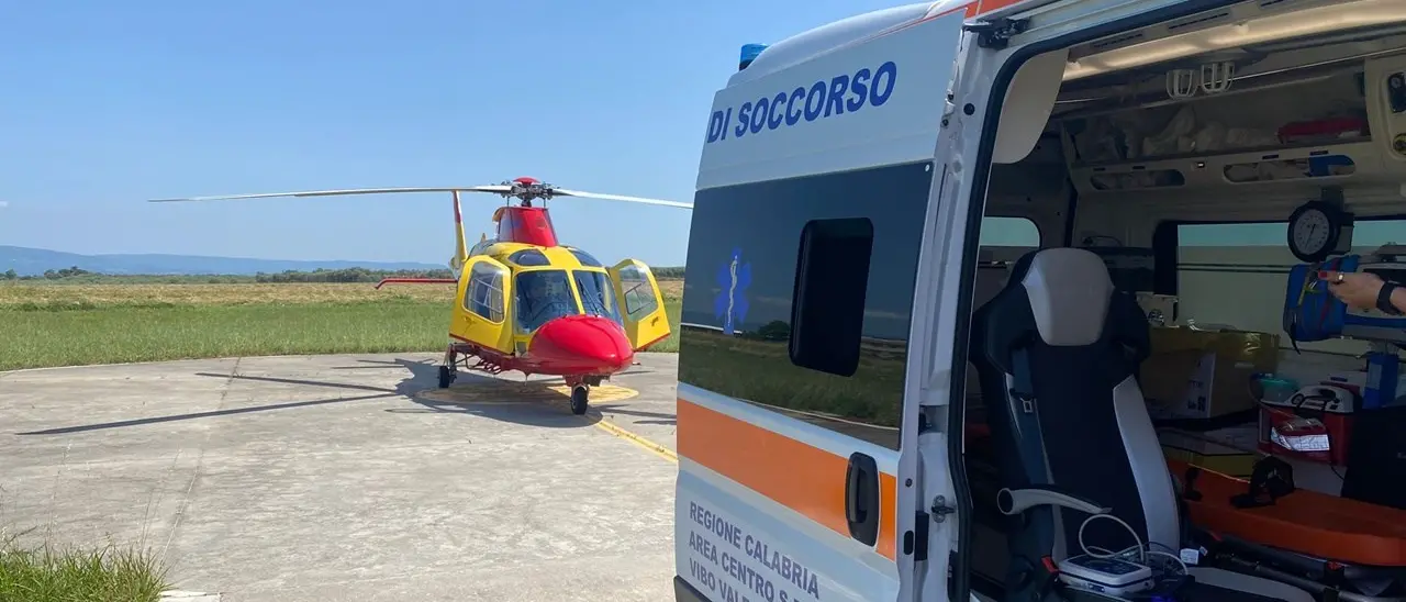 «Al 118 due infermieri e un medico per turno, non supereremo l’estate»: gli operatori scrivono al prefetto e vanno in Procura