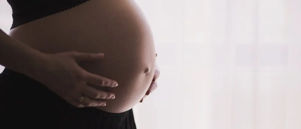 Ospedali lontani e reparti chiusi, le associazioni femminili a Occhiuto: «Riprendere la proposta di legge sul parto a casa»