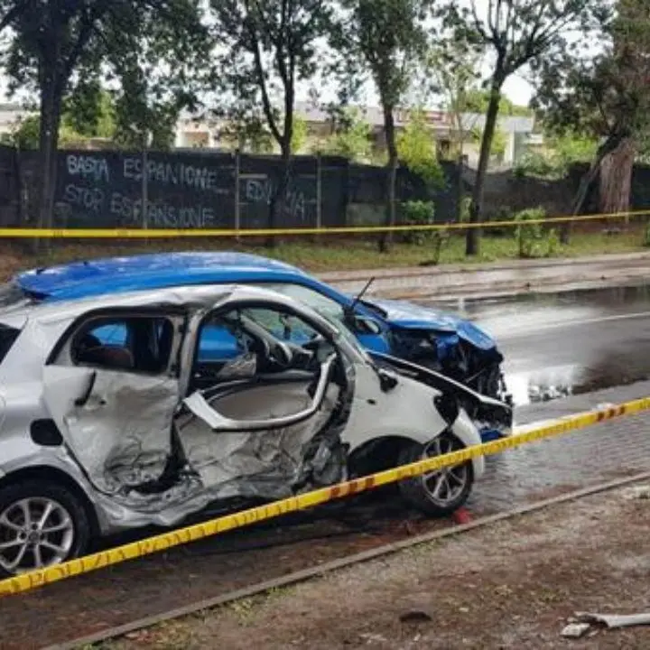 Bimbo morto in un incidente a Roma, l’auto degli youtuber viaggiava a 124 km orari