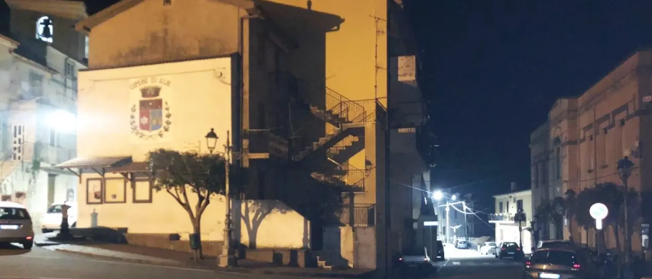 Comune di Albi, si dimettono più della metà dei consiglieri: nominato il commissario