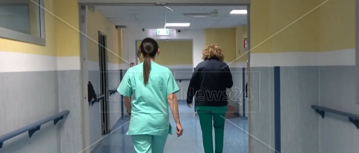 Sanità Calabria, la giunta regionale approva il ddl sulla proroga delle graduatorie di oss e infermieri