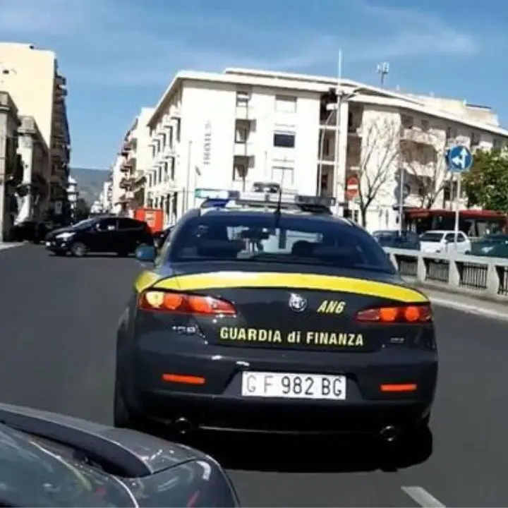 La guardia di finanza confisca beni per 3,5 milioni di euro ad un broker reggino