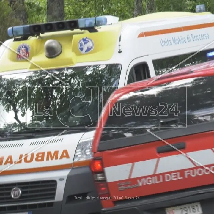 Cade in un dirupo mentre lavora nel suo terreno, morto anziano nel Reggino