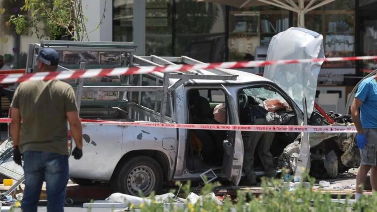 Auto contro la folla a Tel Aviv, 7 feriti: attentatore ucciso da un civile israeliano armato