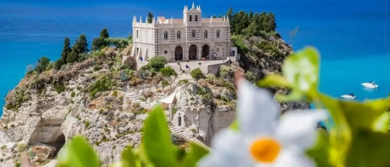Tropea tra le mete più ricercate dell’estate 2023. Aumentano i turisti dall’America