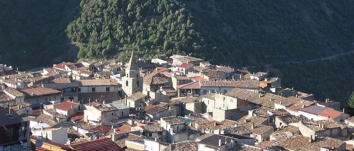 Longobucco, la prima classe dell’Ipsia ci sarà: l’annuncio di Occhiuto e Princi dopo la protesta delle mamme