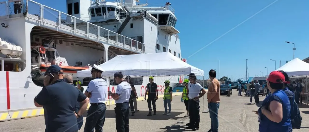 Reggio Calabria, giunti 400 migranti a bordo della nave Dattilo provenienti da Lampedusa