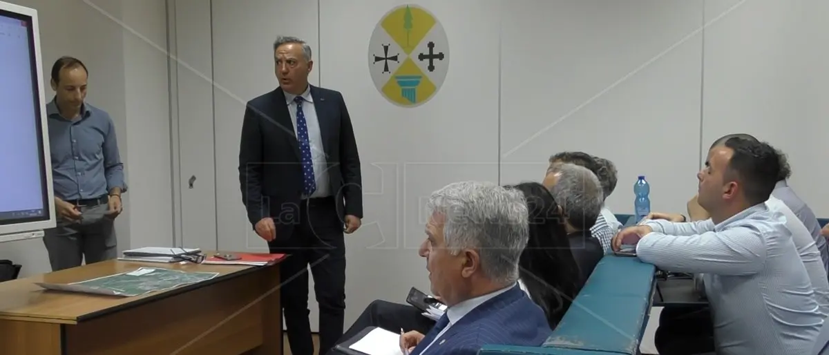 Scala Coeli, la Regione ammette il disastro: «Fuoriusciti 15mila metri cubi di percolato». Come 6 piscine olimpioniche