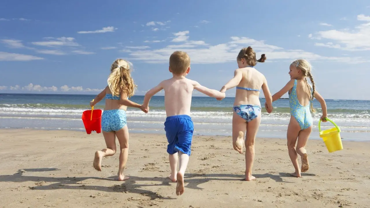 Calabria leader per spiagge a misura di bambino, i pediatri: «Merito anche di un’assistenza sanitaria efficiente»