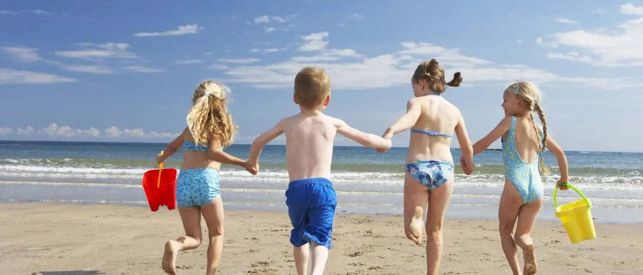 Calabria leader per spiagge a misura di bambino, i pediatri: «Merito anche di un’assistenza sanitaria efficiente»