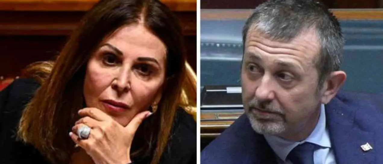 Delmastro e Santanchè, il Governo attacca la magistratura. «Fa campagna elettorale per l’opposizione»