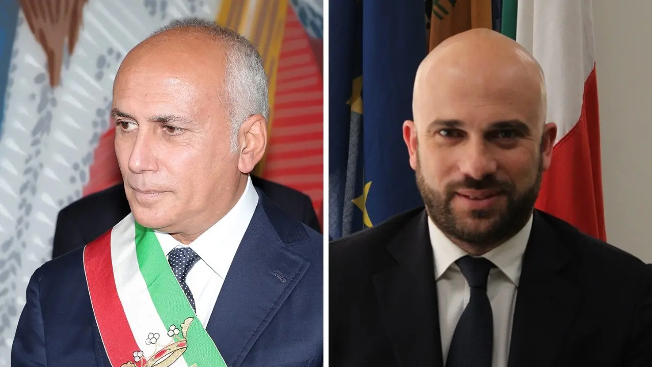 Mare sporco, ora è scontro intorno a Occhiuto. Caruso: «Fa a scarica barile». Caputo: «Cosenza ha rallentato tutto»