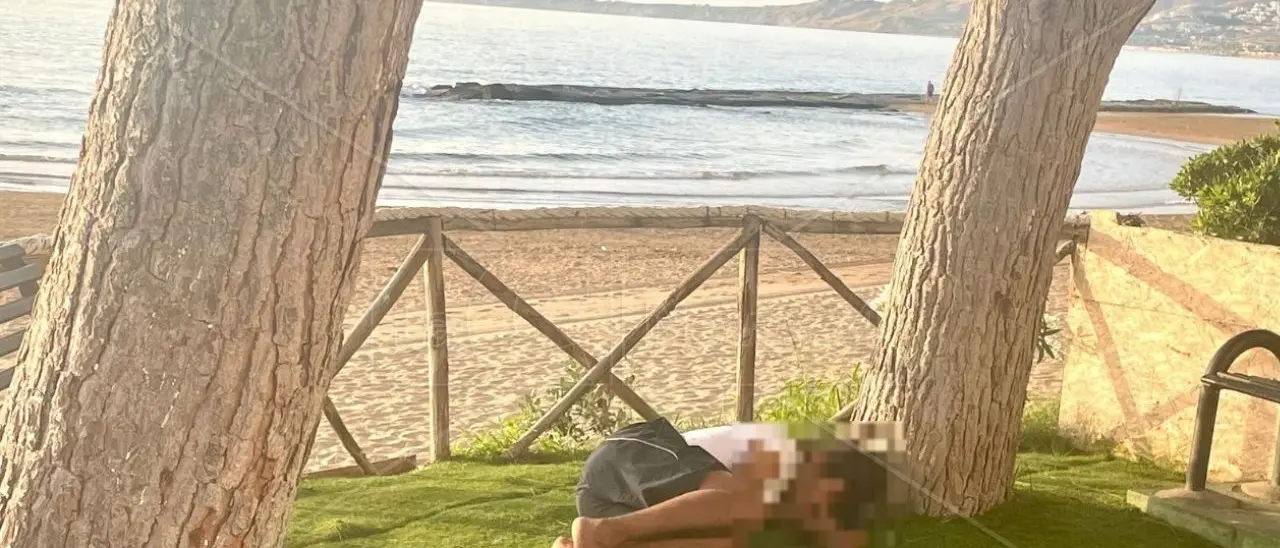 Un’aiuola di Crotone come giaciglio, la storia di un ragazzo nato dalla parte sbagliata del mondo