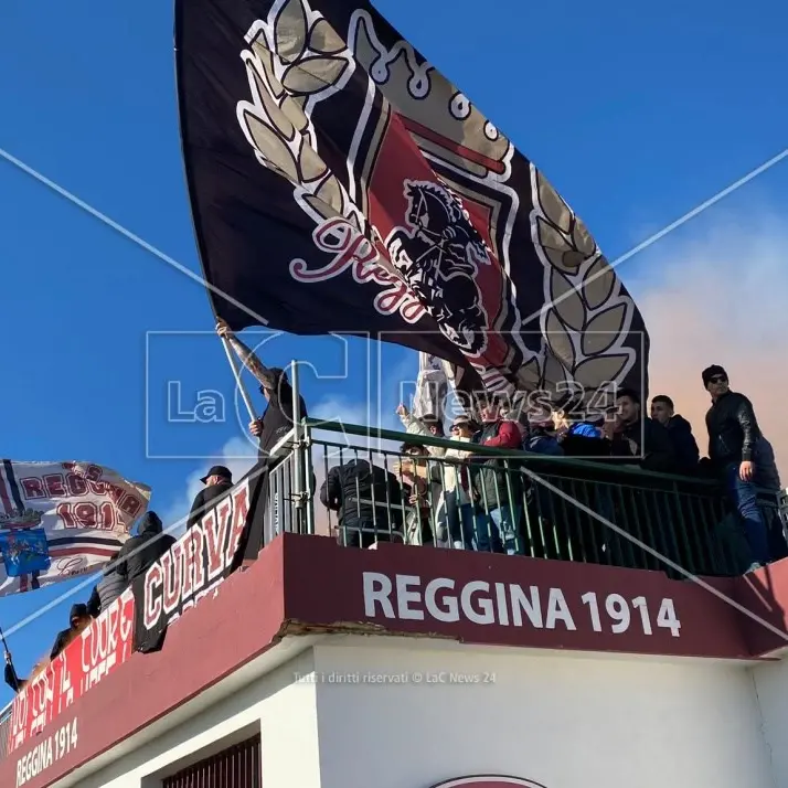 Reggina esclusa dalla Serie B, tifosi in piazza per manifestare il loro dissenso