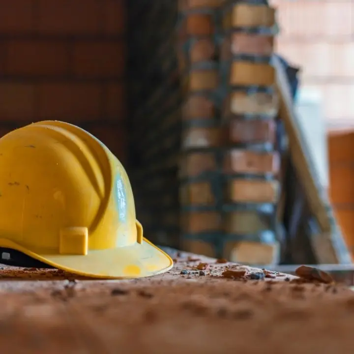 Incidente sul lavoro nel Vibonese, morto l’operaio caduto dalle scale a Trainiti