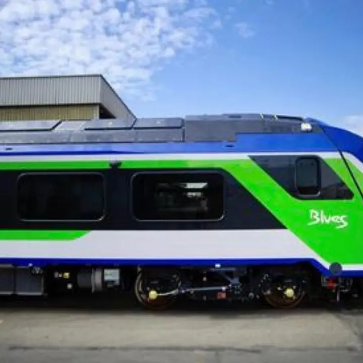 Nuovo treno ibrido per la tratta Reggio Calabria - Sibari: domani la presentazione