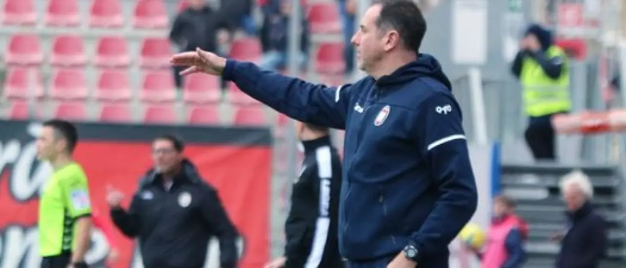 Crotone, ecco il nuovo staff tecnico che affiancherà Zauli: c’è anche il ritorno di Parisi