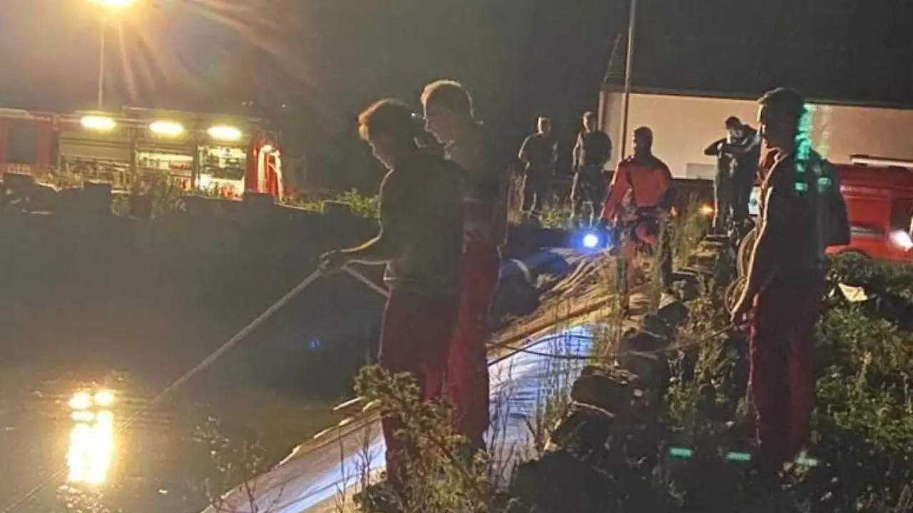 Due fratellini di 6 e 7 anni annegano in una vasca d’irrigazione: si erano allontanati da casa mentre i genitori riposavano