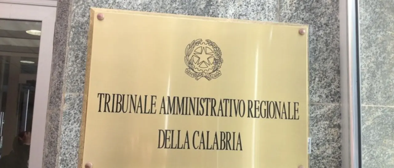 Fusione ospedali di Catanzaro, il Tar rinvia al 2024 la discussione del ricorso della Cisl e di alcuni medici contro l’accordo