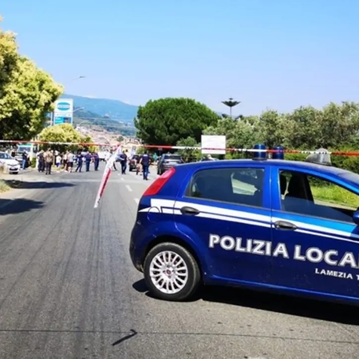 Incidente a Lamezia, muore donna investita da un’auto mentre attraversava la strada