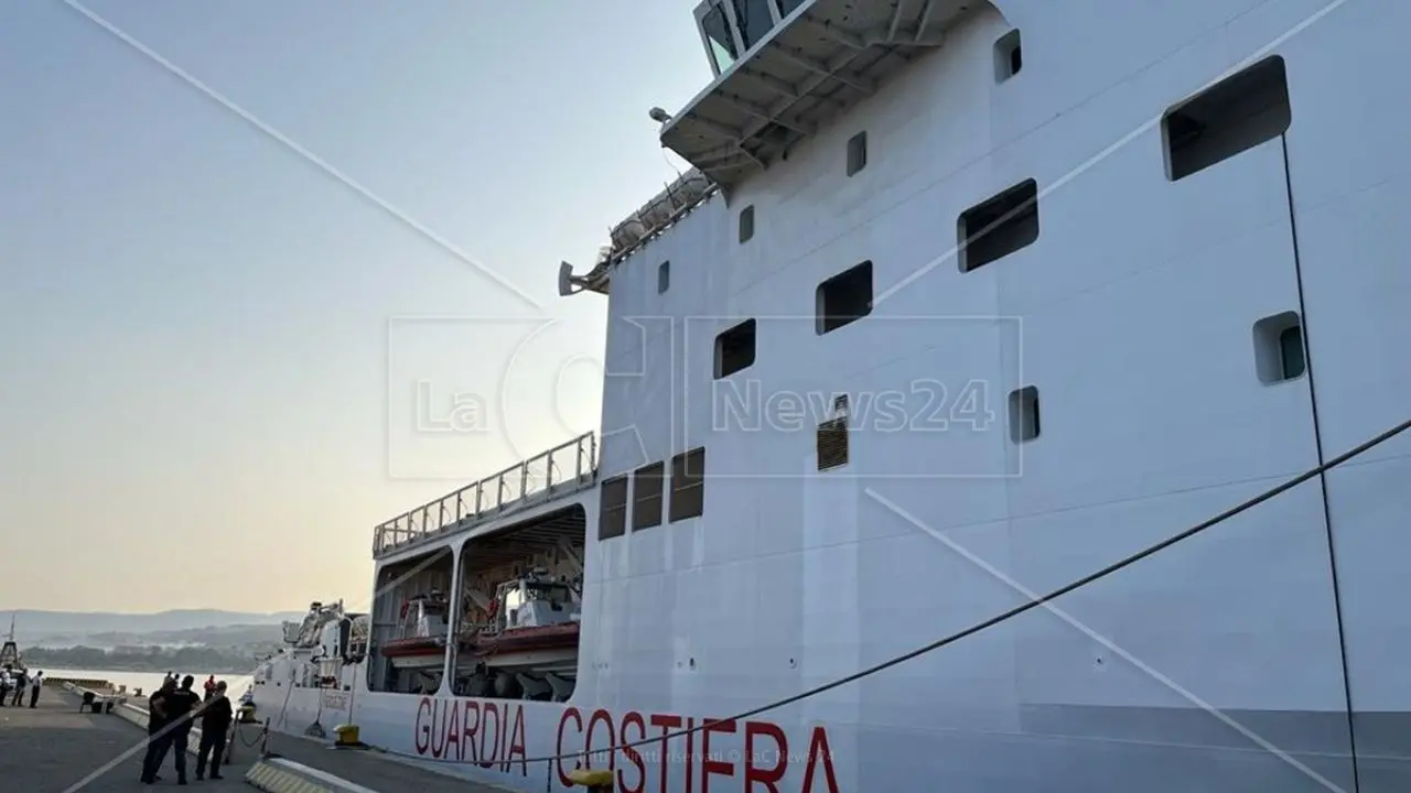 Migranti, non si fermano gli sbarchi: a Reggio Calabria arrivati in 550 da Lampedusa