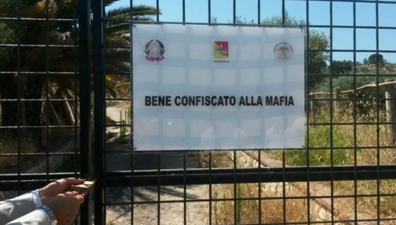 Beni confiscati alla ‘Ndrangheta, in Calabria manifestazione di interesse per 45 immobili su 70