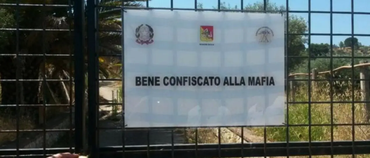 Beni confiscati alla ‘Ndrangheta, in Calabria manifestazione di interesse per 45 immobili su 70