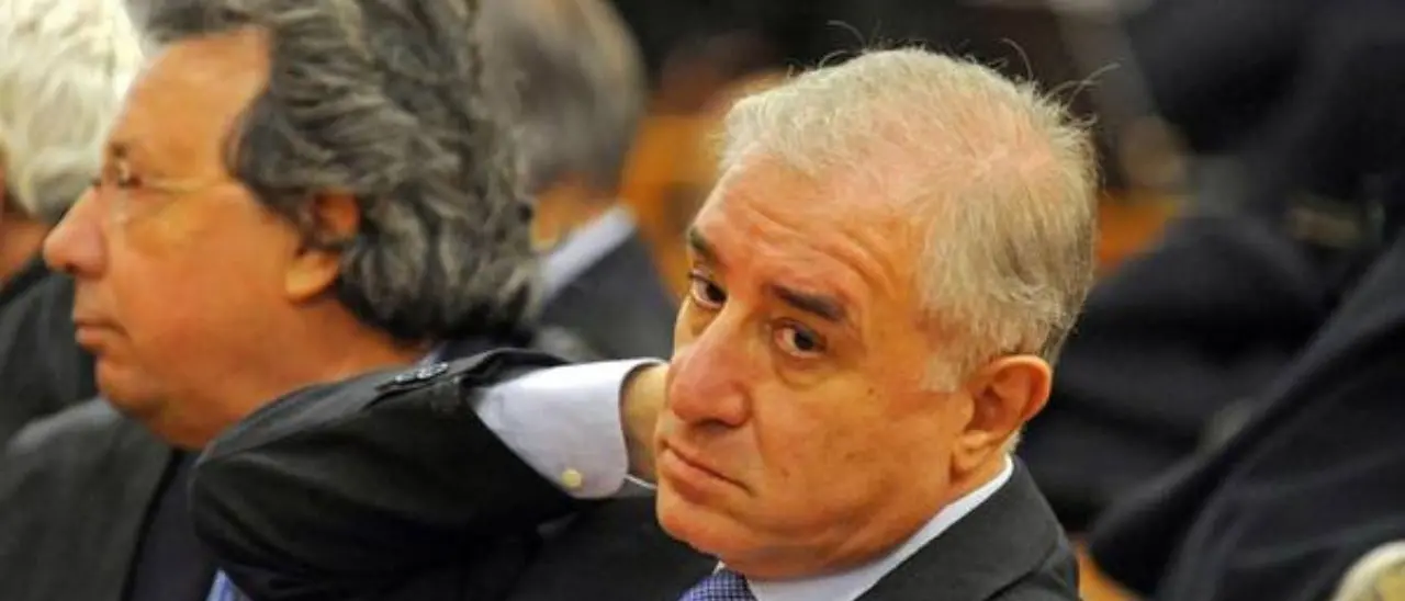 Stragi di mafia del ’93, perquisizione per Dell’Utri: le ipotesi della Procura di Firenze e i punti di contatto con il filone calabrese